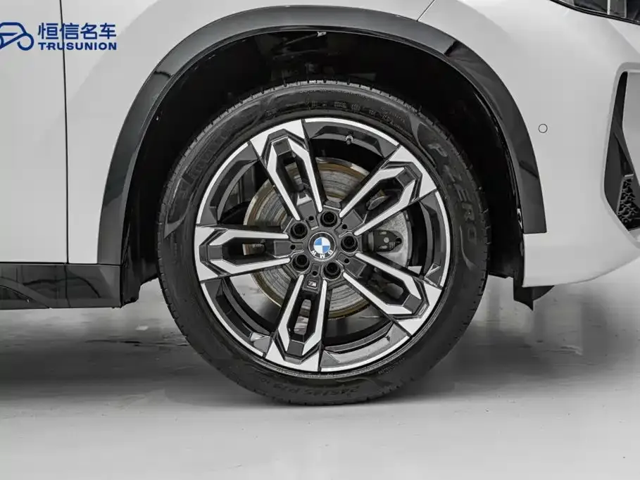 BMW X1 — фото 9