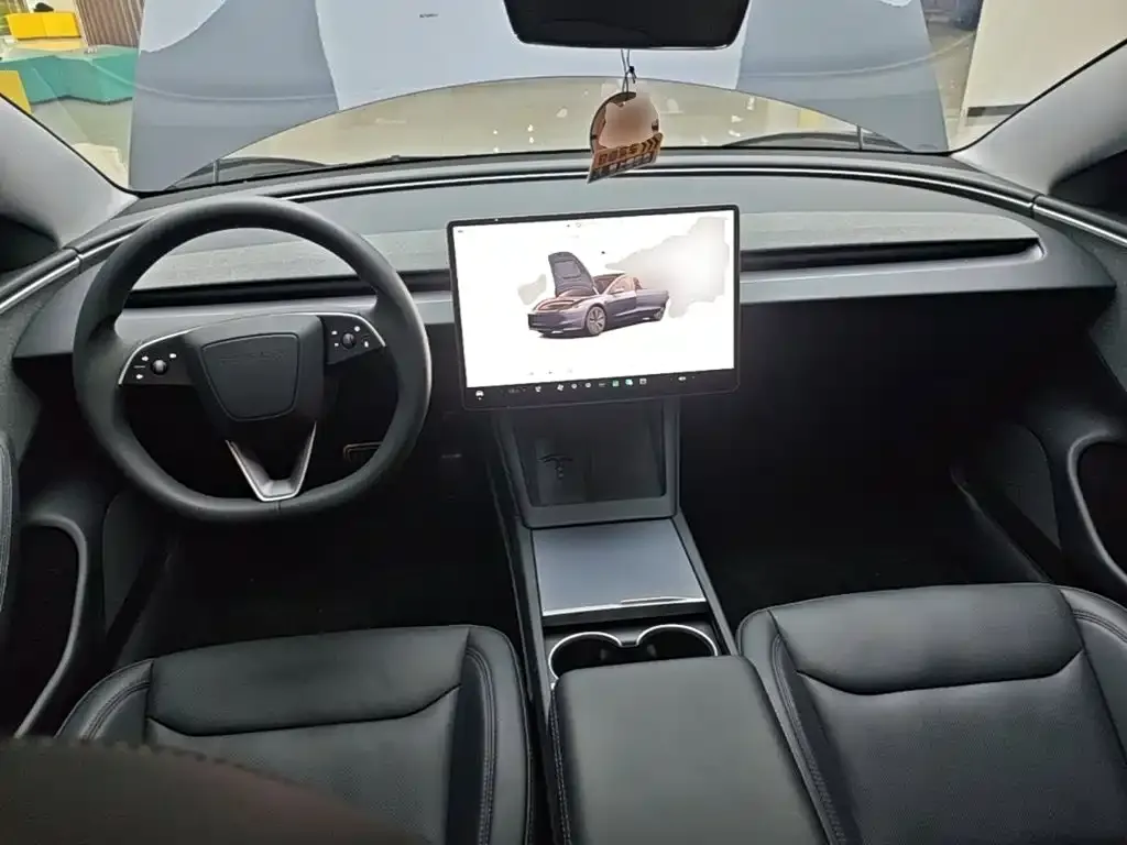 Tesla Model 3 — фото 6