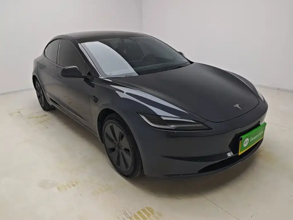 Tesla Model 3 — фото 9