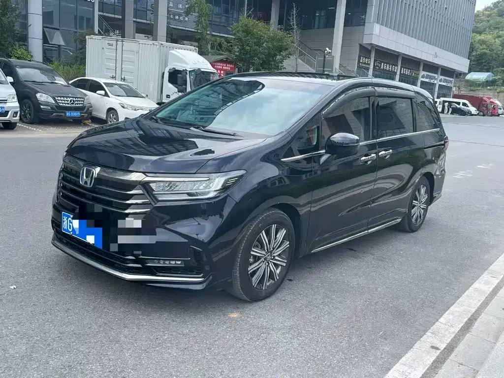 Honda Odyssey — фото 1