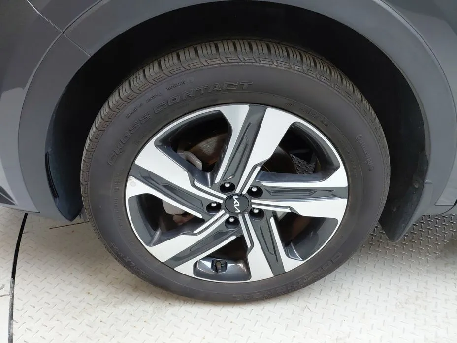 Kia Sorento — фото 7