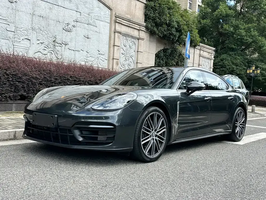 Porsche Panamera — фото 1
