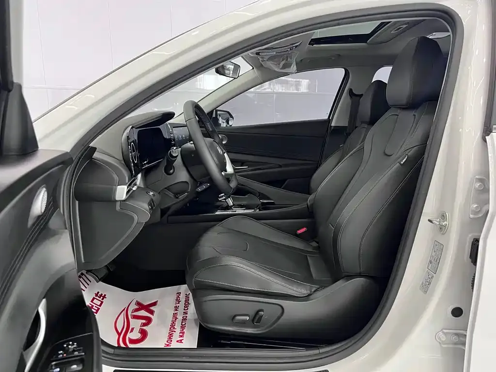 Hyundai Elantra — фото 6