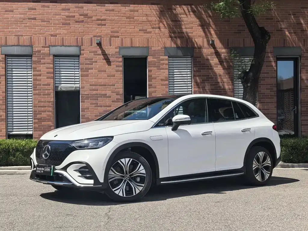 Mercedes-Benz EQE SUV — фото 1