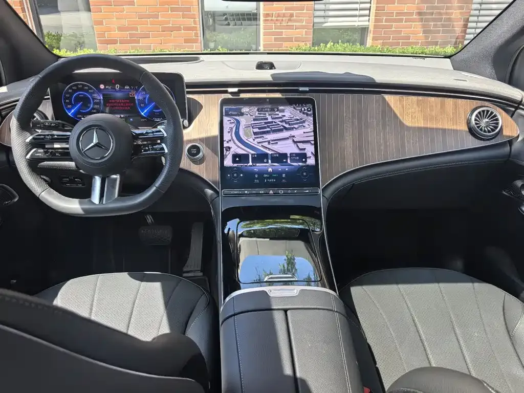 Mercedes-Benz EQE SUV — фото 4