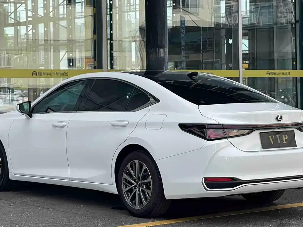 Lexus ES — фото 4