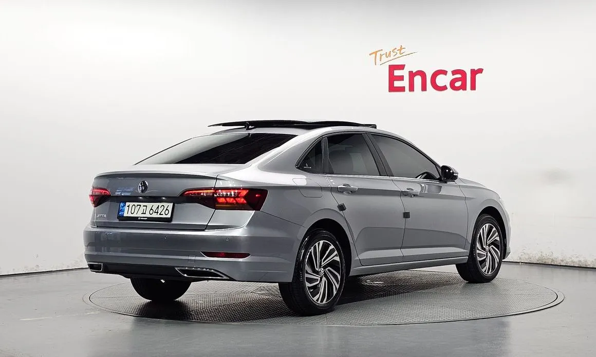 Volkswagen Jetta — фото 2