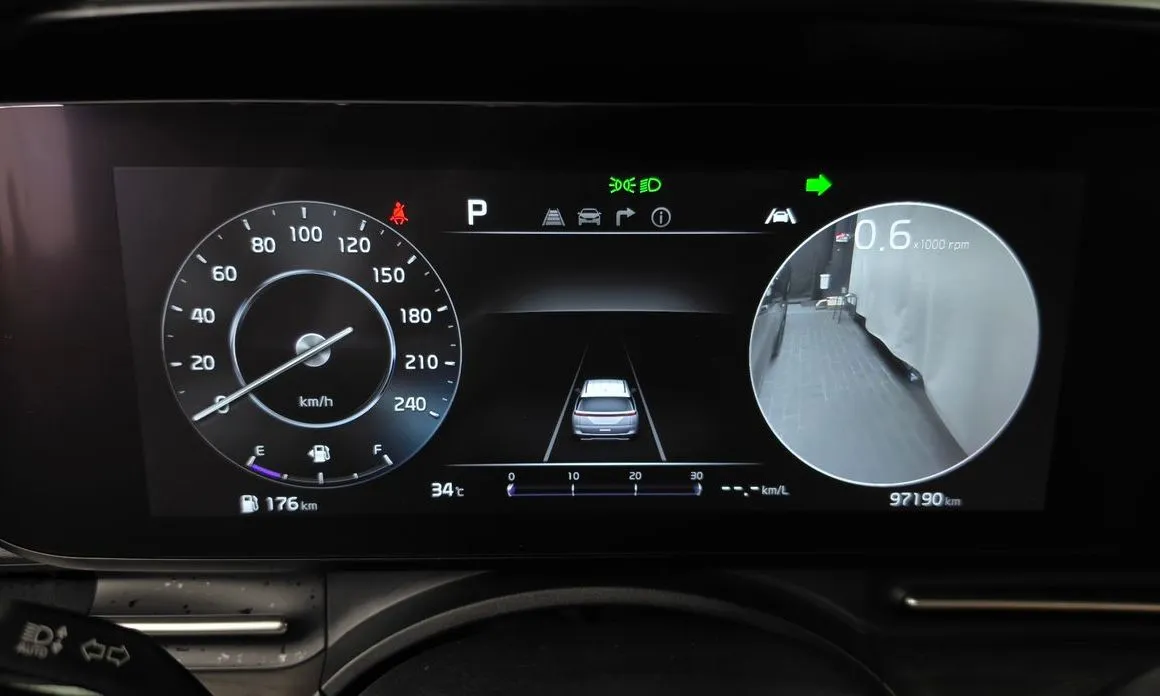 Kia Carnival — фото 2