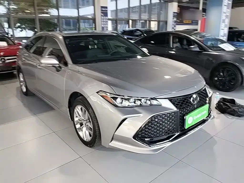 Toyota Avalon — фото 2
