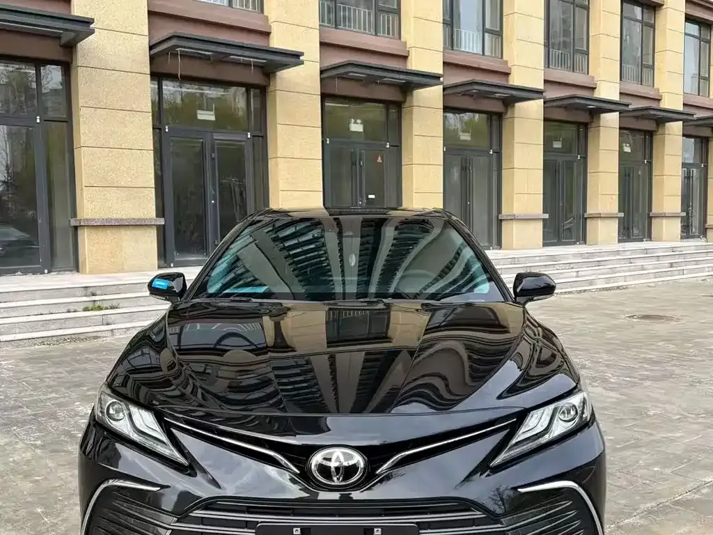 Toyota Camry — фото 9