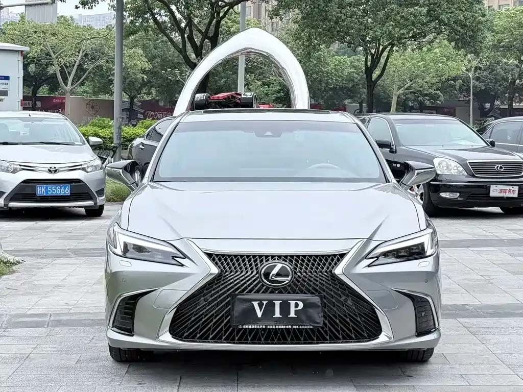Lexus ES — фото 9