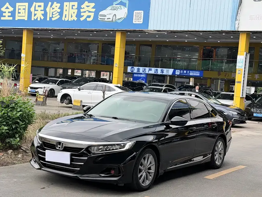 Honda Accord — фото 1