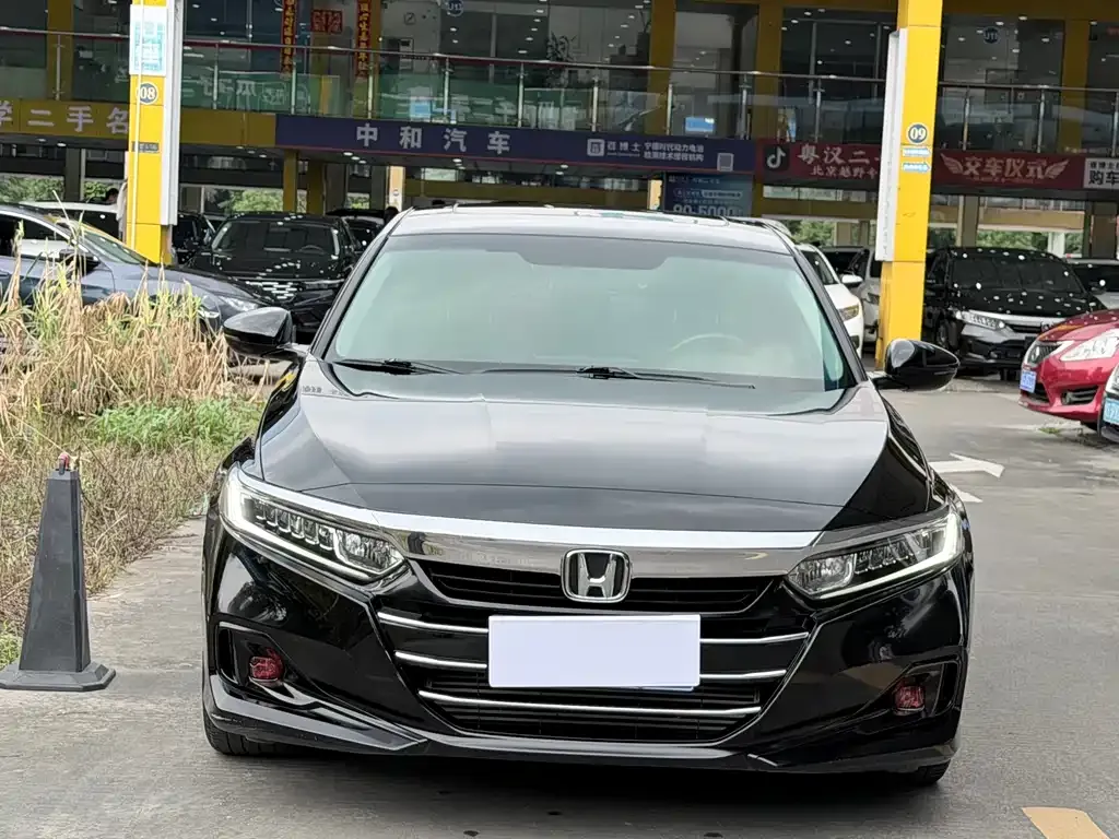 Honda Accord — фото 7