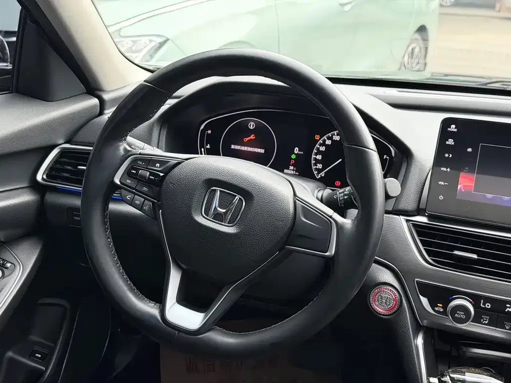 Honda Accord — фото 10
