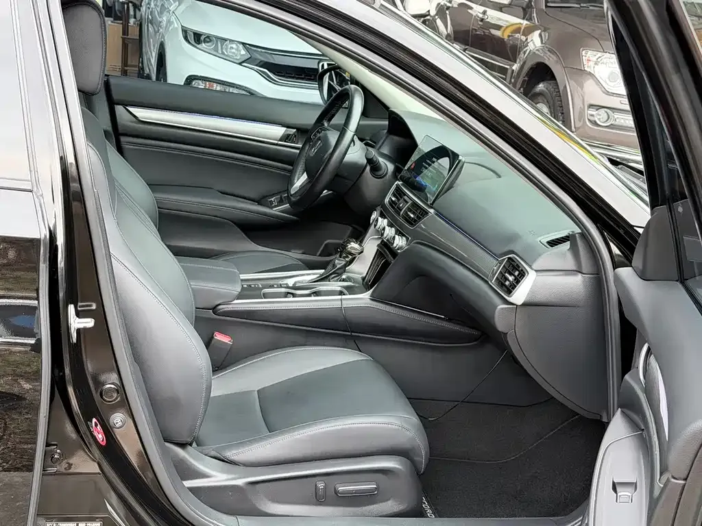 Honda Accord — фото 6