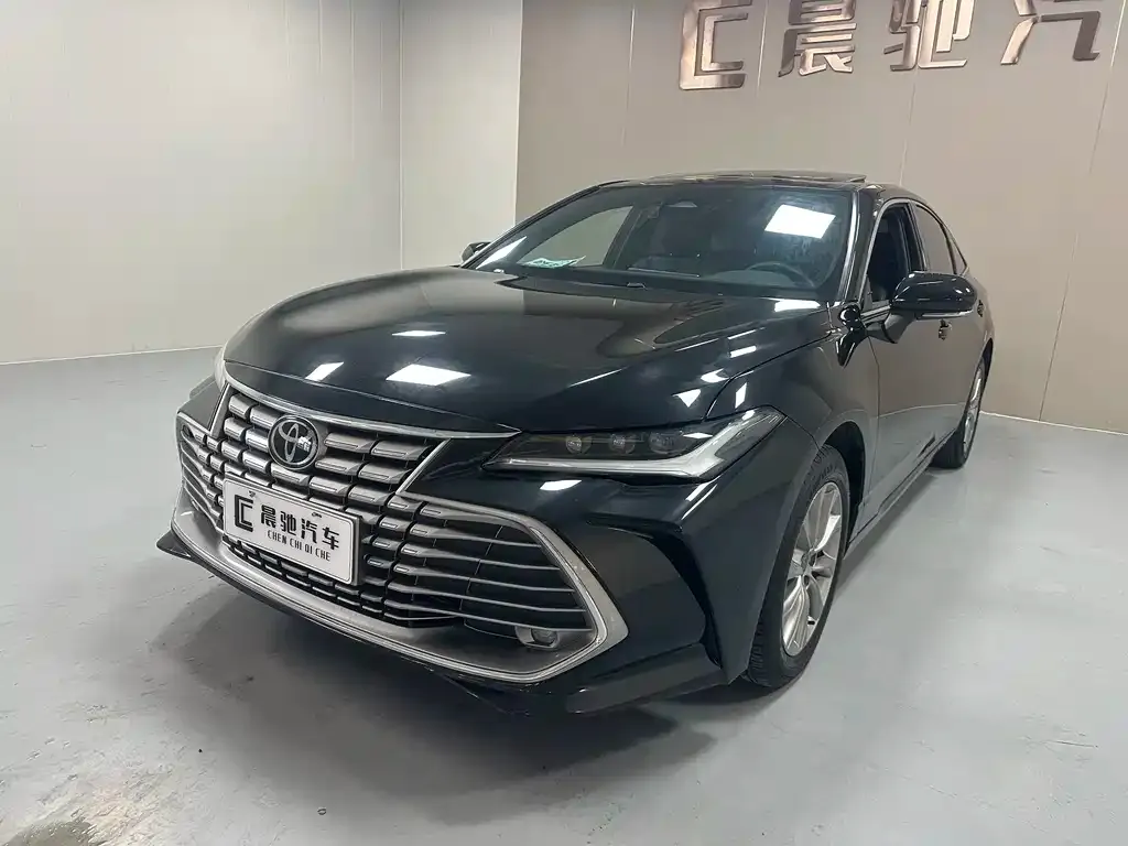 Toyota Avalon — фото 1