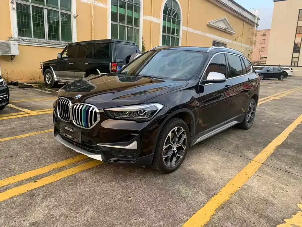 BMW X1 — фото 1