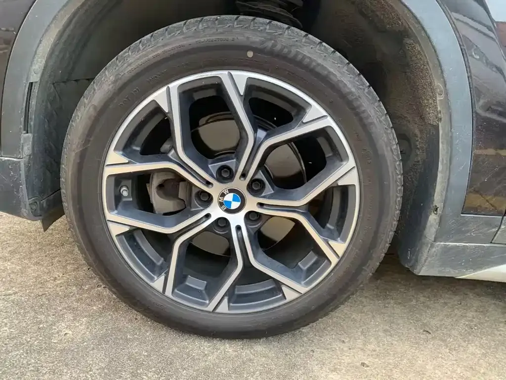 BMW X1 — фото 9