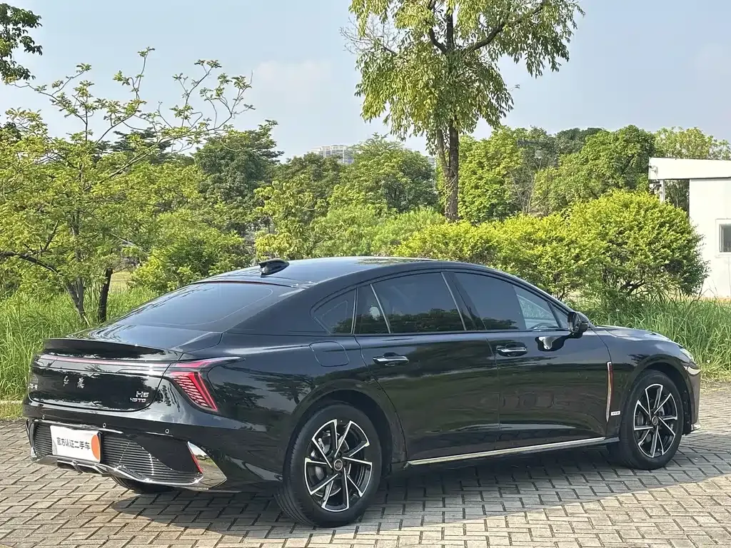 Hongqi H6 — фото 6