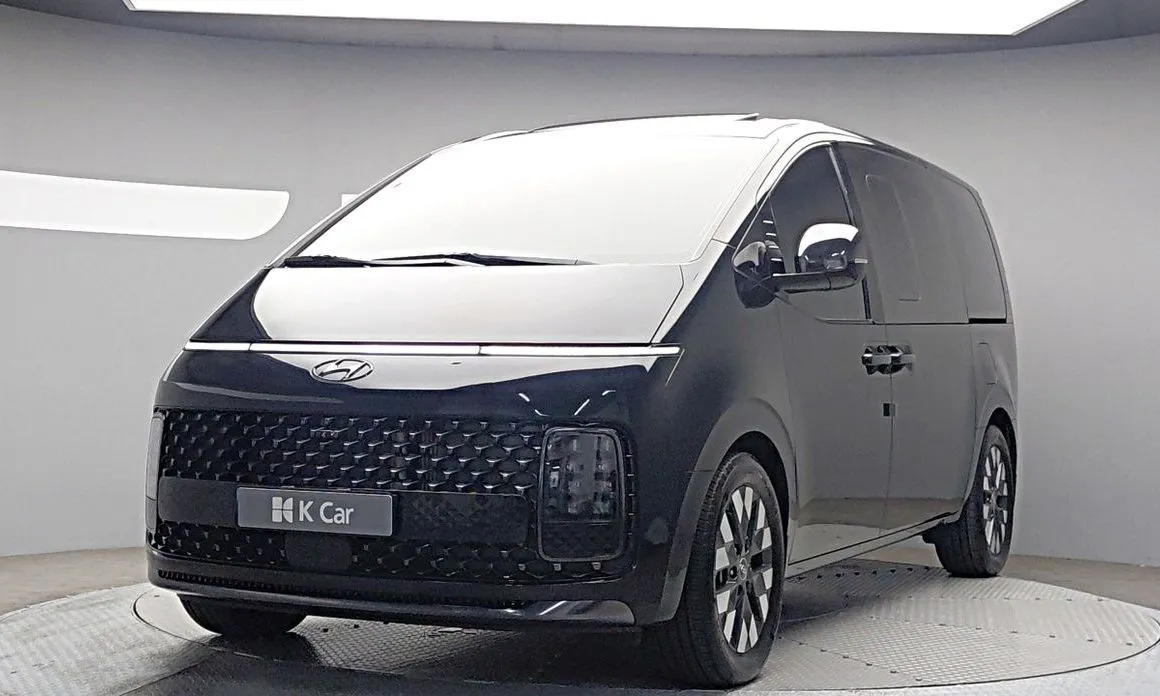 Hyundai Staria — фото 1