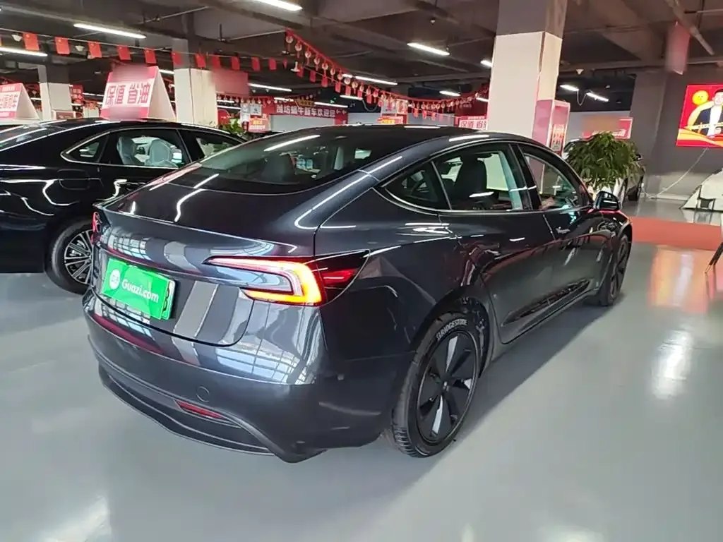 Tesla Model 3 — фото 4