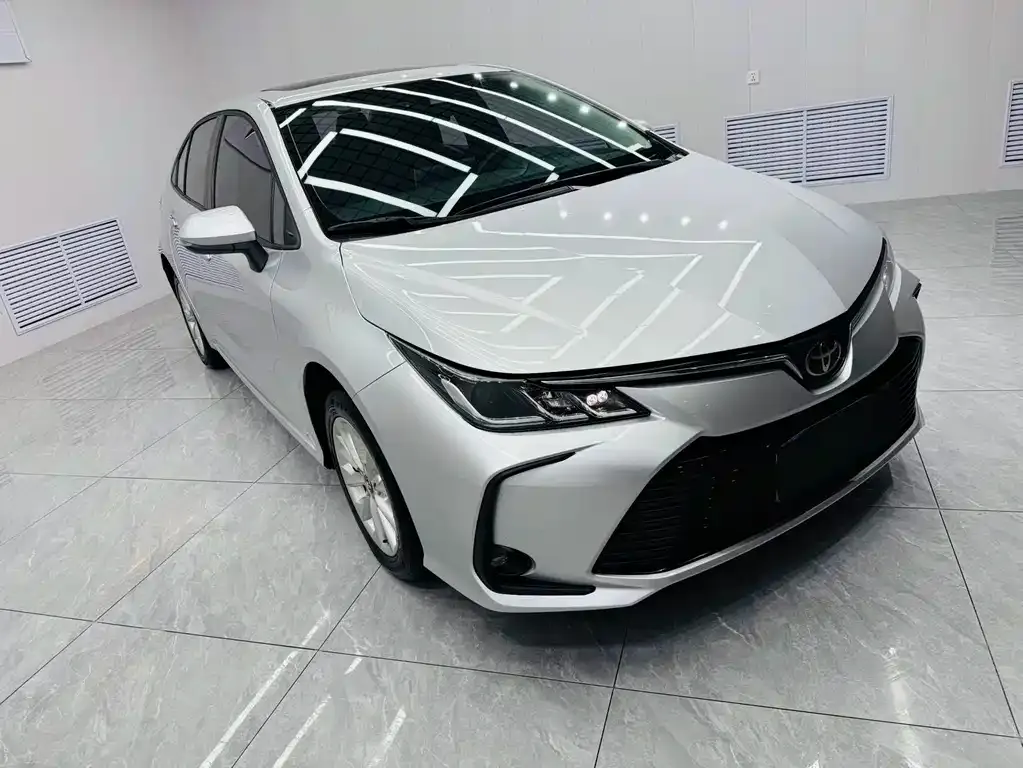 Toyota Corolla — фото 2