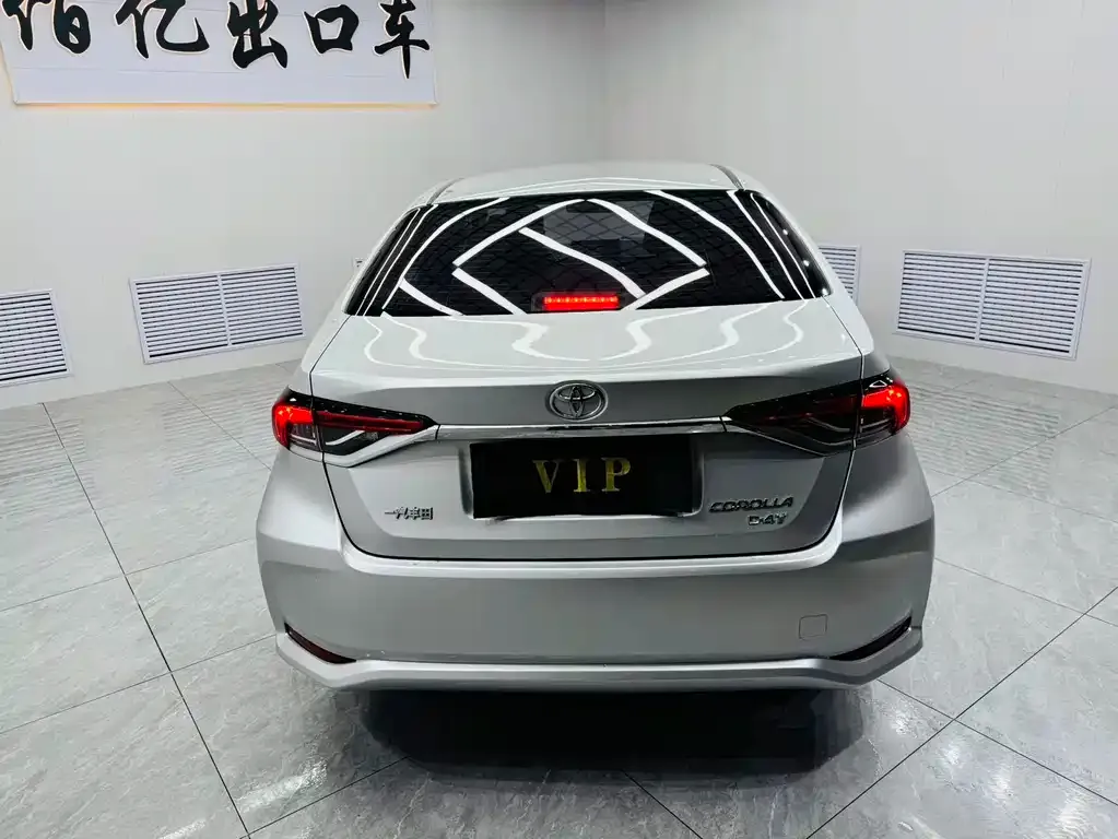 Toyota Corolla — фото 4