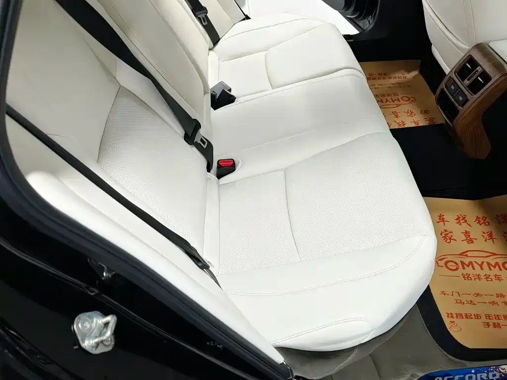Honda Accord — фото 10