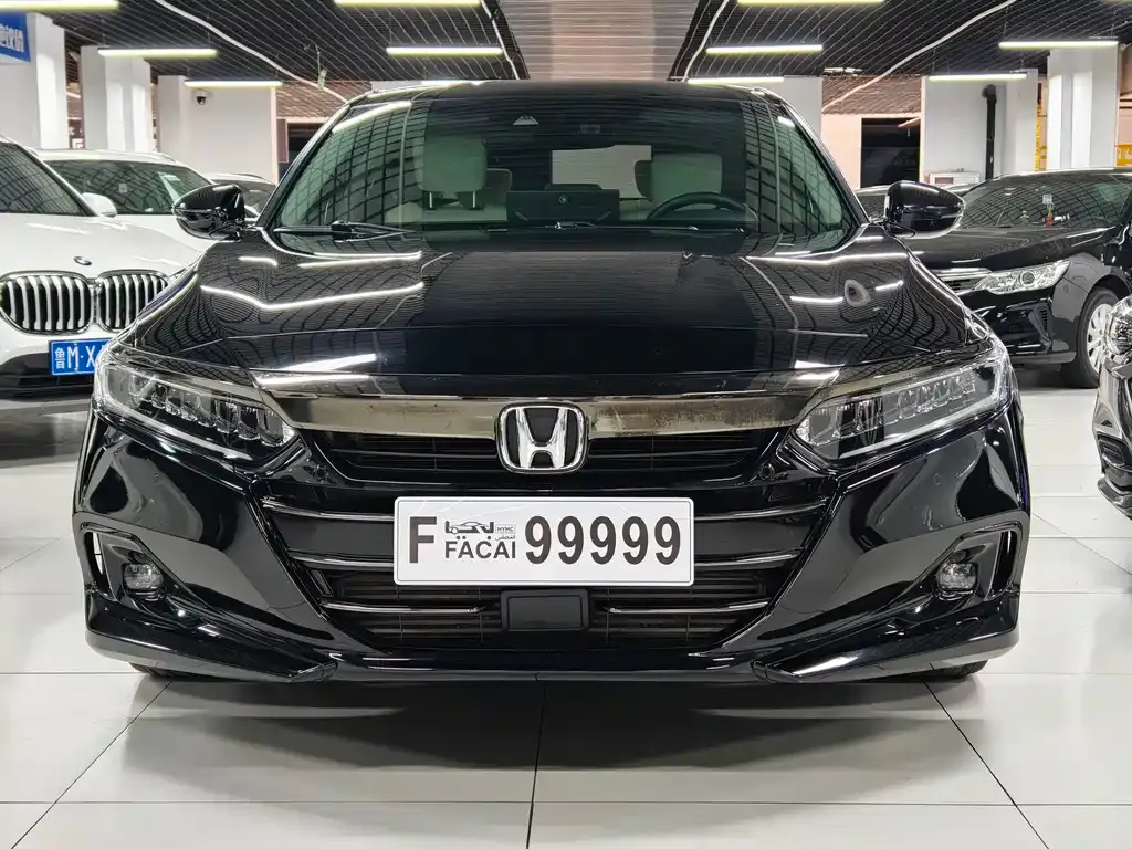 Honda Accord — фото 8