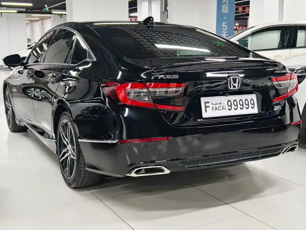 Honda Accord — фото 6
