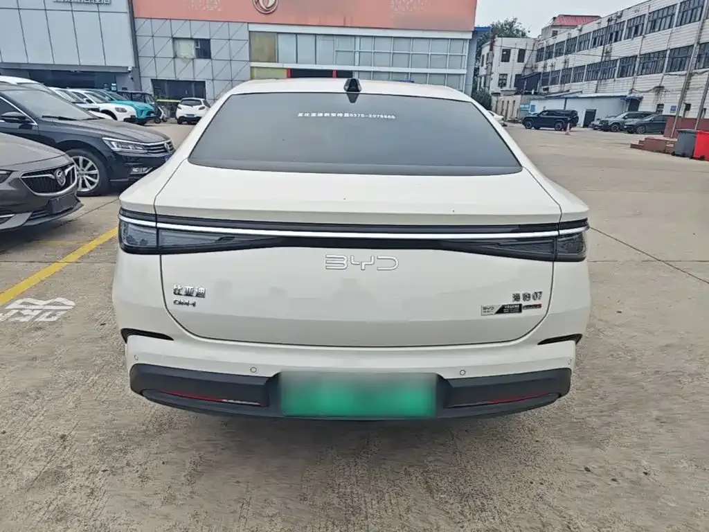 BYD Seal 07 DM-i — фото 7