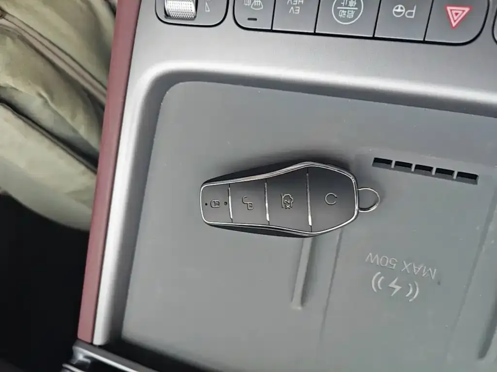 BYD Seal 07 DM-i — фото 3