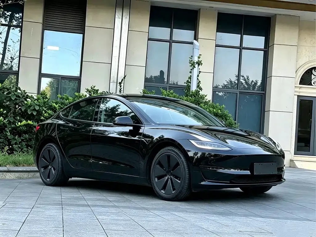 Tesla Model 3 — фото 2