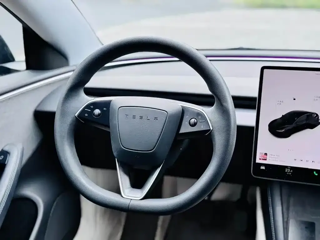 Tesla Model 3 — фото 3