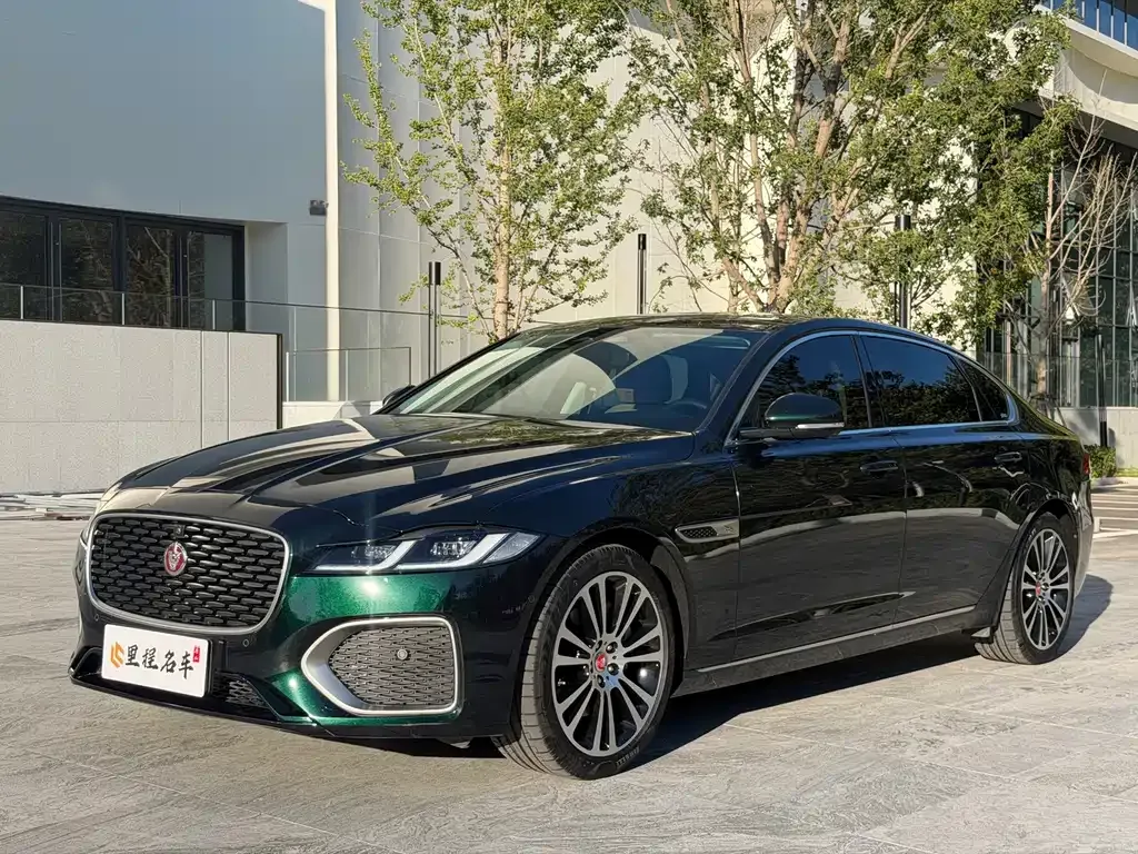 Jaguar XFL — фото 1