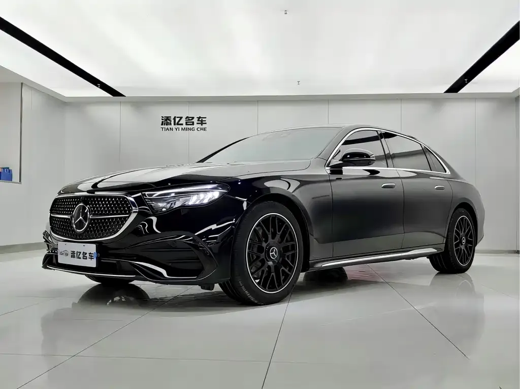 Mercedes-Benz E-Class — фото 1