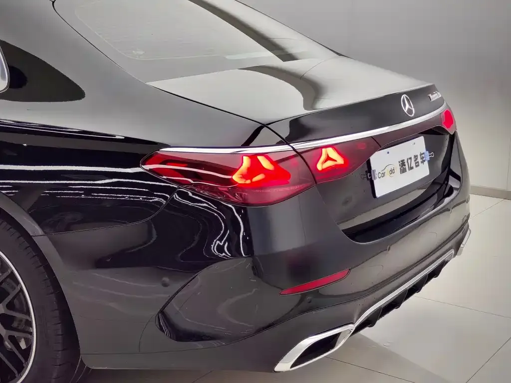 Mercedes-Benz E-Class — фото 5