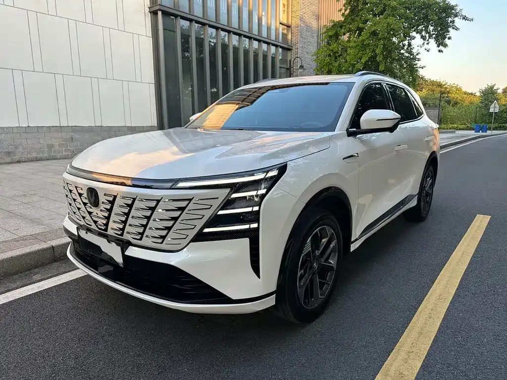 Changan CS75 PLUS — фото 1