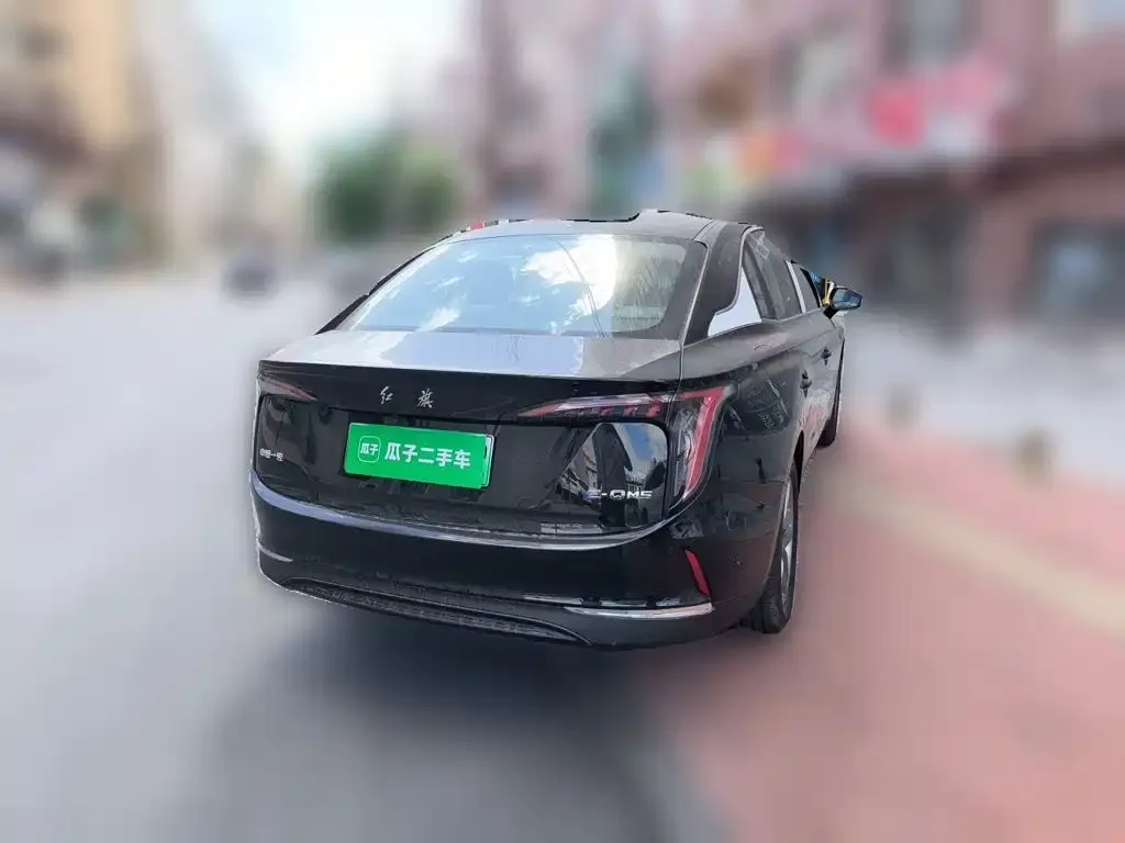 Hongqi E-QM5 — фото 4