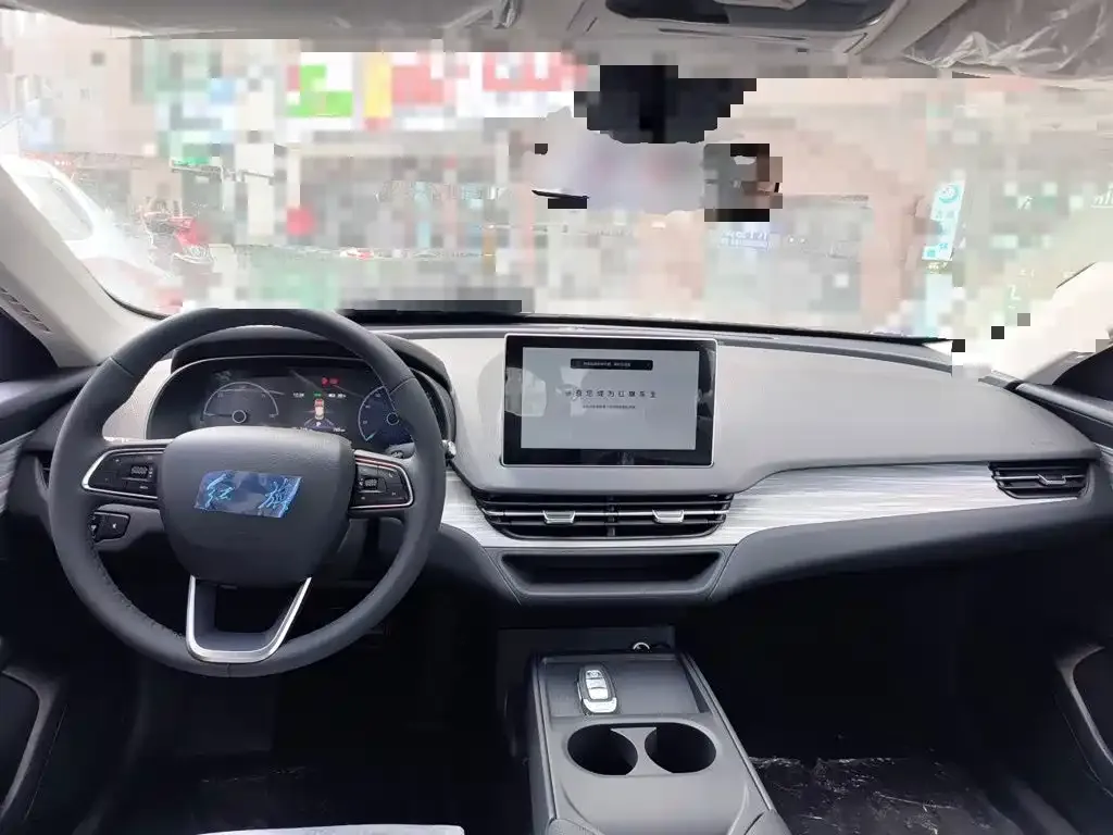 Hongqi E-QM5 — фото 3