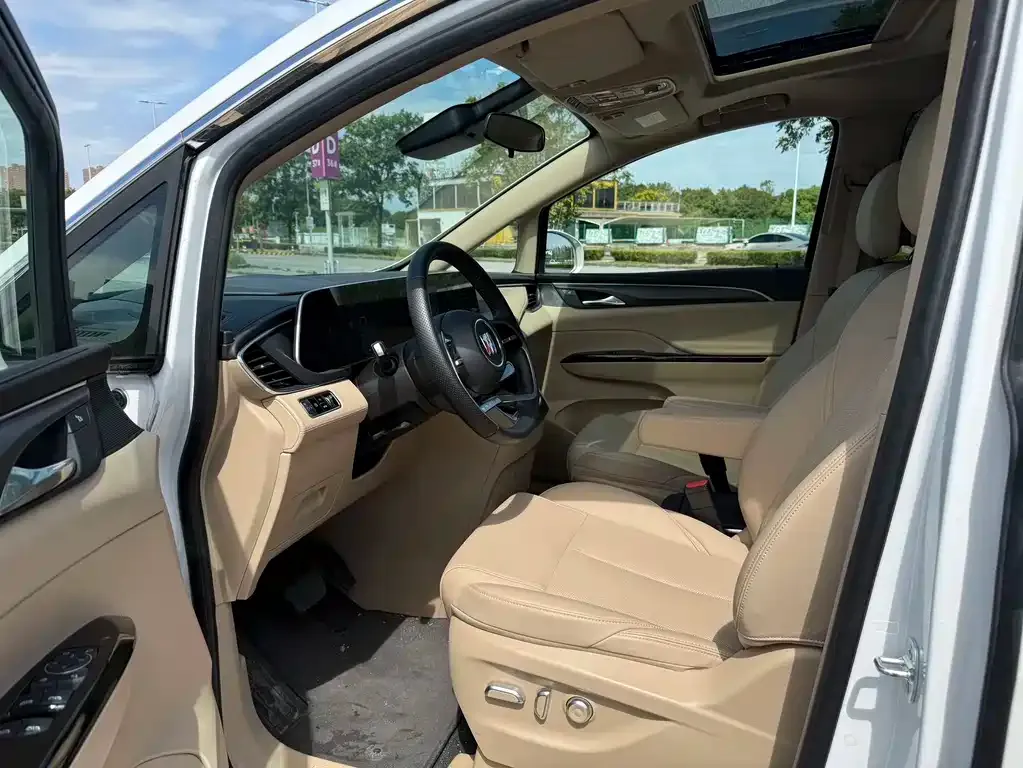 Buick GL8 Hybrid — фото 5