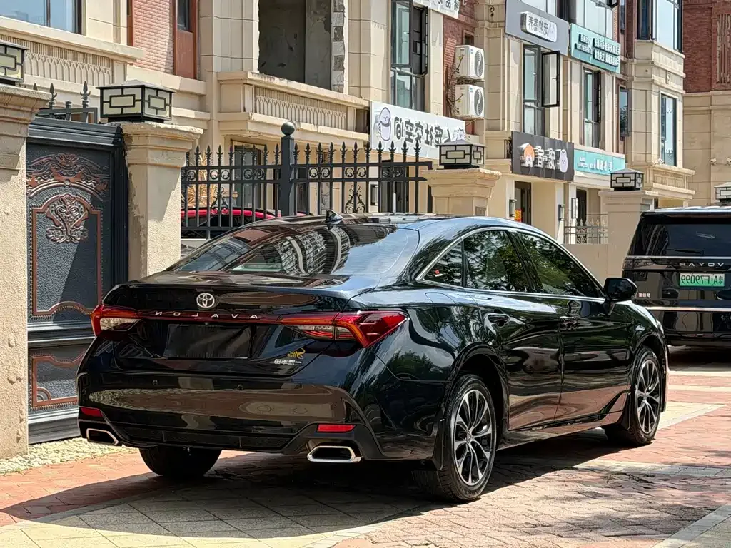 Toyota Avalon — фото 6