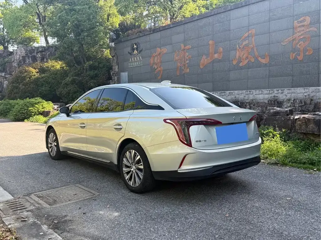 Hongqi E-QM5 — фото 5