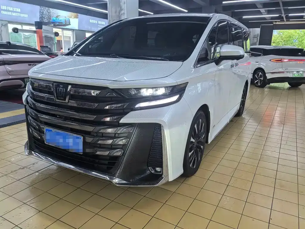 Toyota Vellfire — фото 6