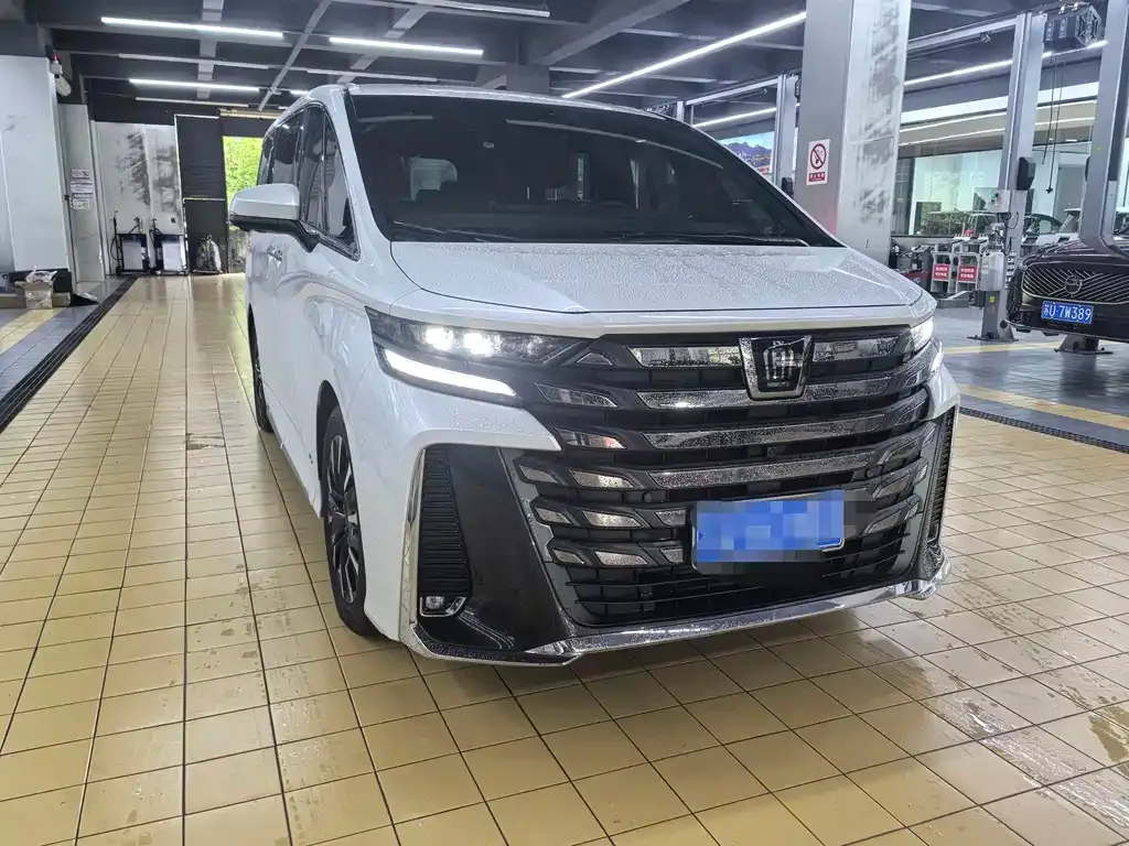 Toyota Vellfire — фото 5