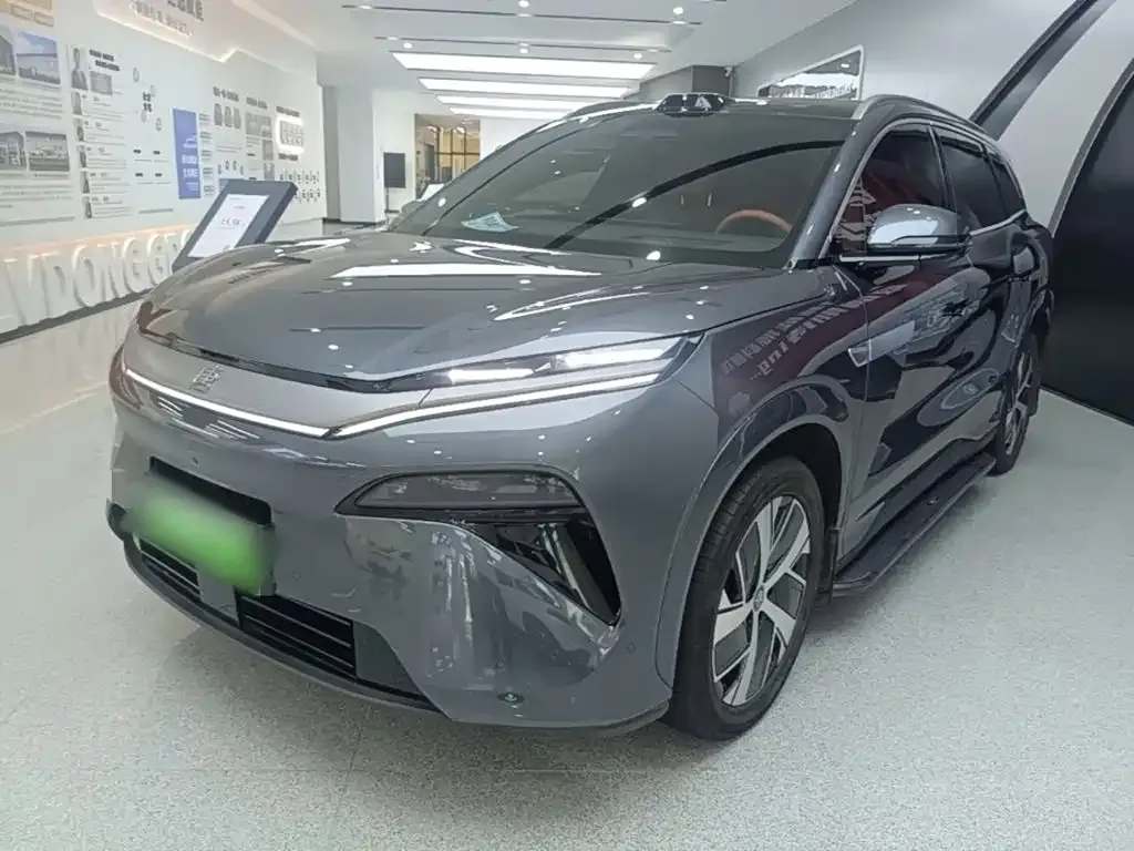 BYD Tang L — фото 1