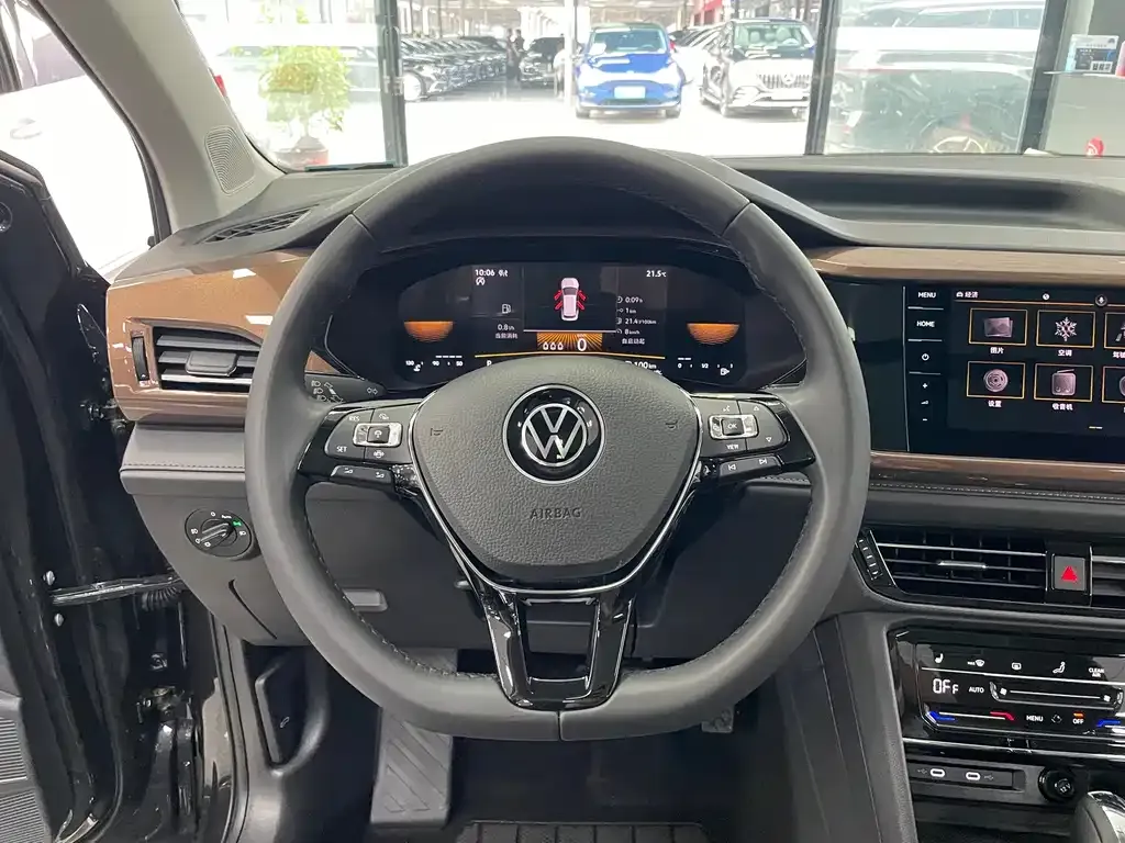 Volkswagen Tharu — фото 2