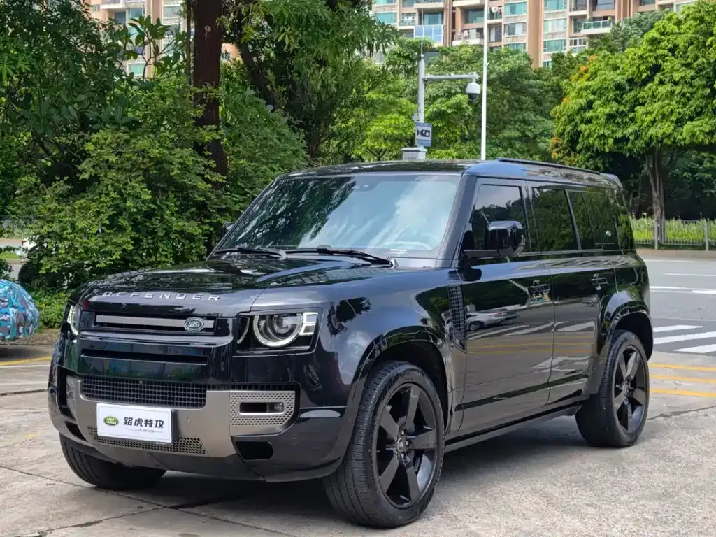 Land Rover Defender — фото 1