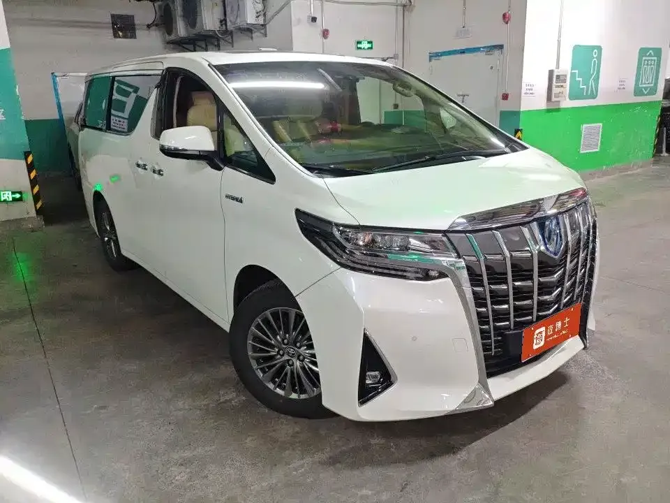 Toyota Alphard — фото 5