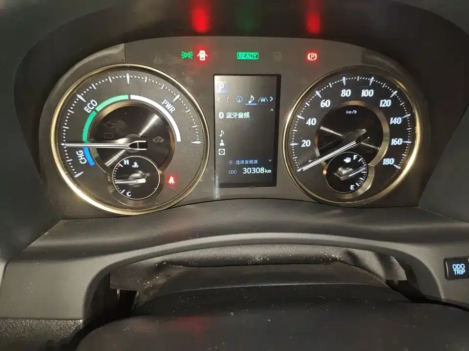 Toyota Alphard — фото 7